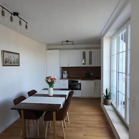 Moderne Dachgeschosswohnung In Exklusiver Daire *