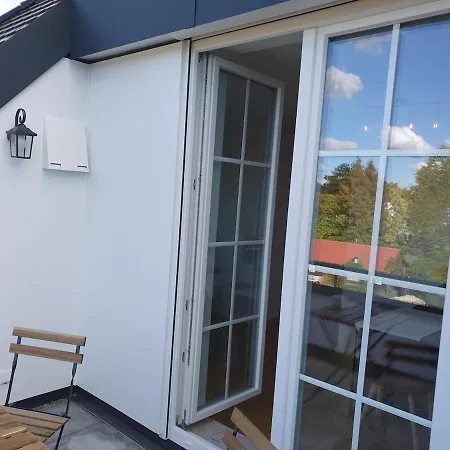 Moderne Dachgeschosswohnung In Exklusiver