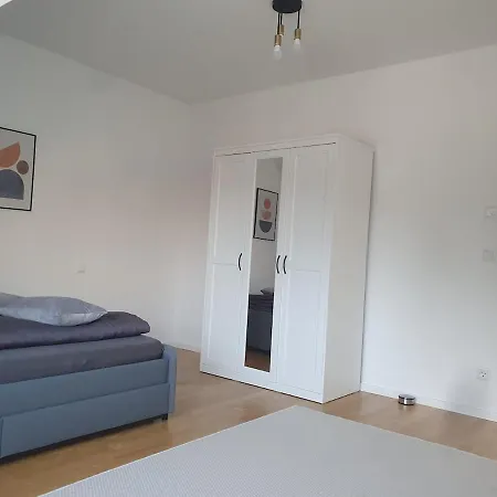 Moderne Dachgeschosswohnung In Exklusiver Daire