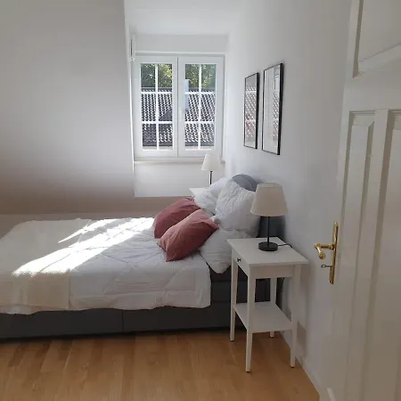 Moderne Dachgeschosswohnung In Exklusiver Apartment Munich