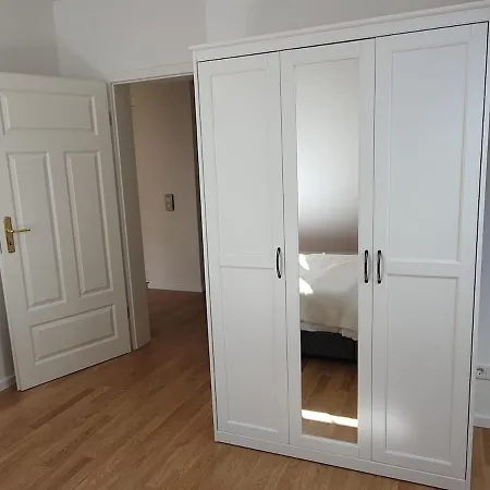 Moderne Dachgeschosswohnung In Exklusiver Daire